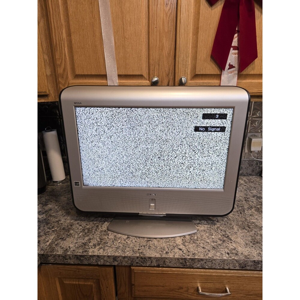 Sony Wega KLV23M1  23Inch M Series LCD Wega Flat Panel Television RARE G3D